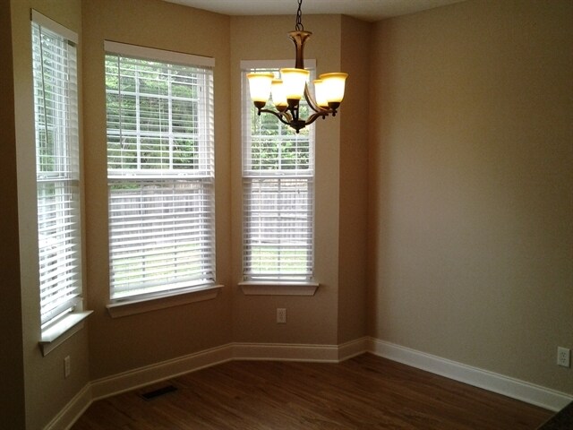 Building Photo - 824 Daybreak Dr