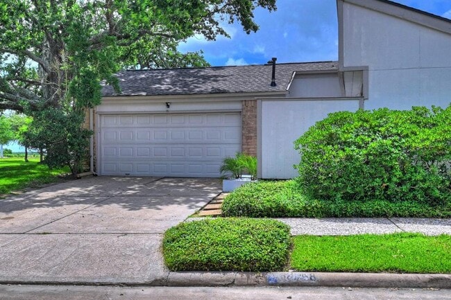 Building Photo - 16718 Galewood Way