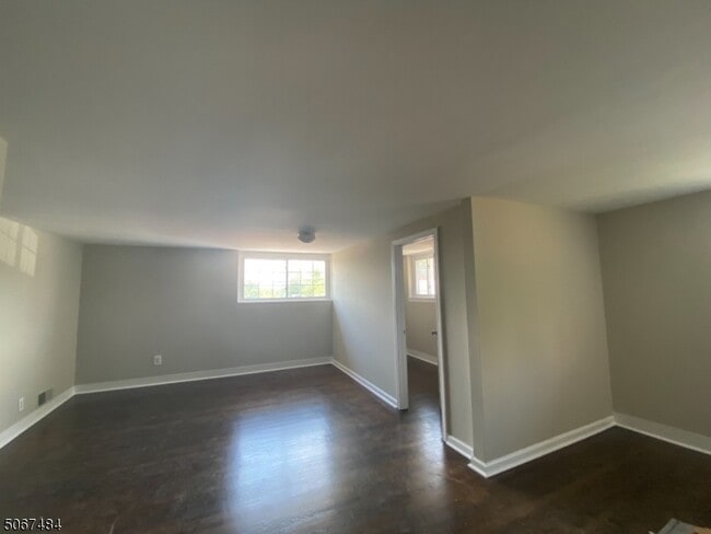 Building Photo - 339 N 6th St