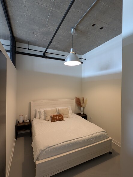 Secondary Bedroom - 3963 W Belmont Ave