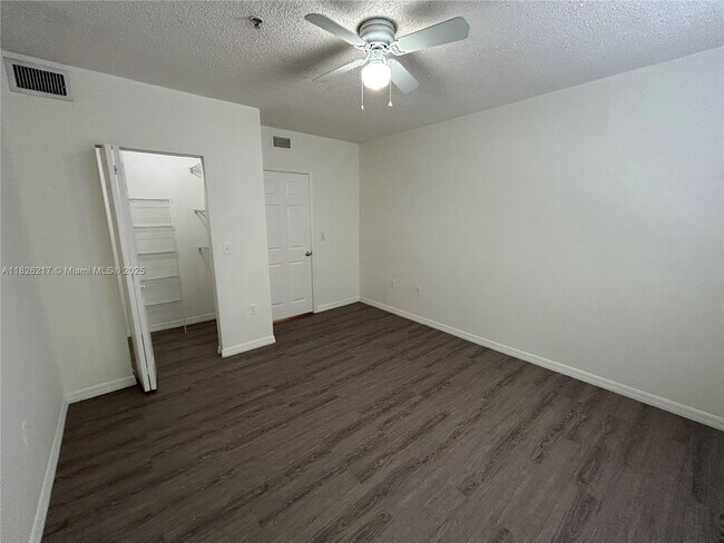 Building Photo - 2360 E Preserve Way
