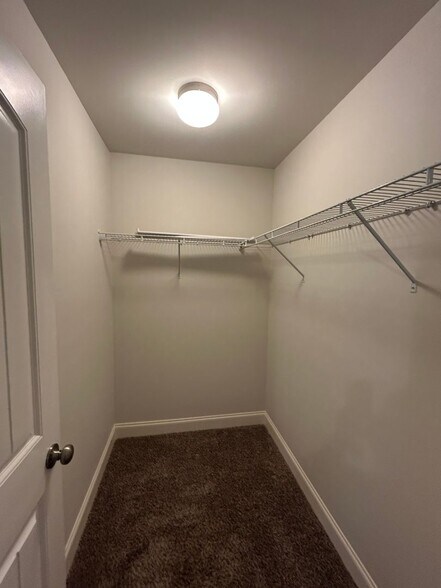 Building Photo - 6016 Barringer Ct