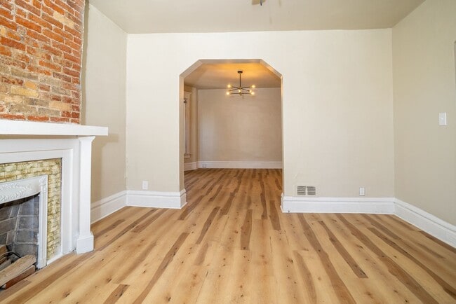 Building Photo - 402 Woodland Ave