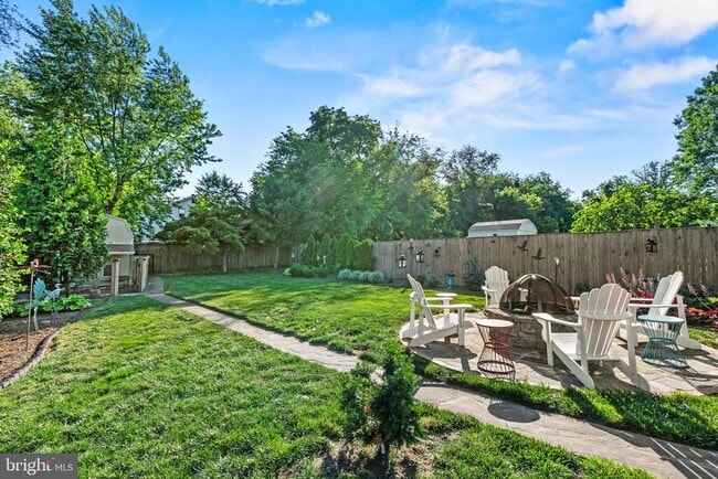 Building Photo - 819 Chillum Rd