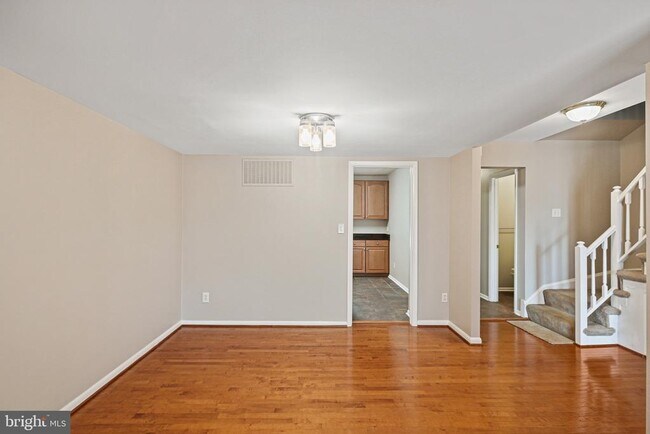 Building Photo - 7 Castlehill Ct
