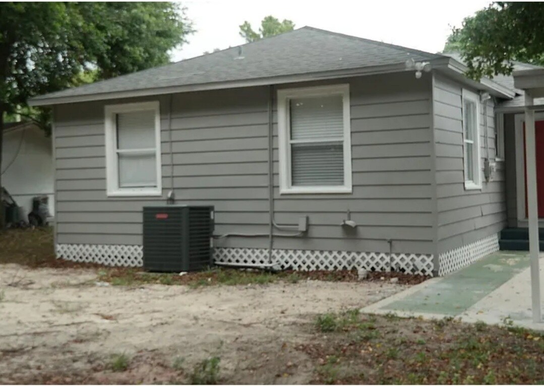 Building Photo - 1743 Mayfair Rd