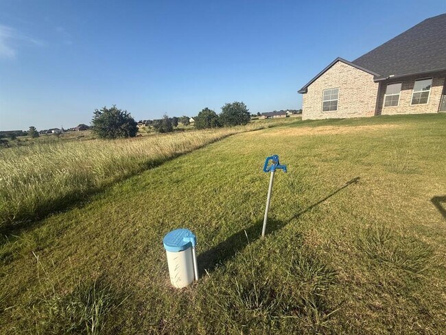 Building Photo - 9544 Monterey Dr