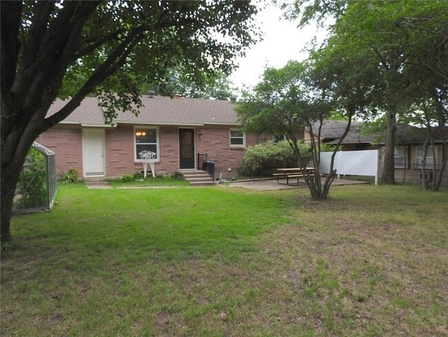 Building Photo - 3226 San Medina Ave