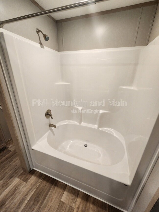 Building Photo - 102 Indian Camp Branch Rd