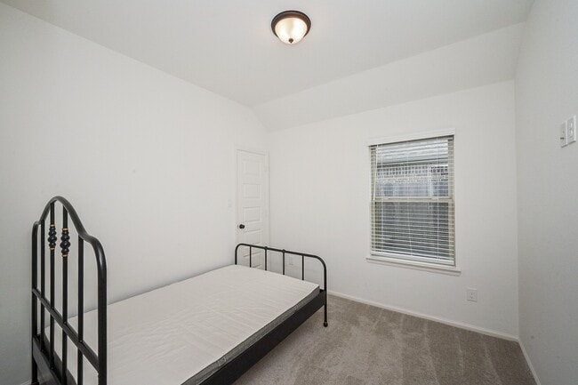 Building Photo - 29331 Mesquite Oaks Dr