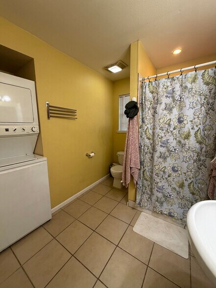Building Photo - 4519 Merle Dr