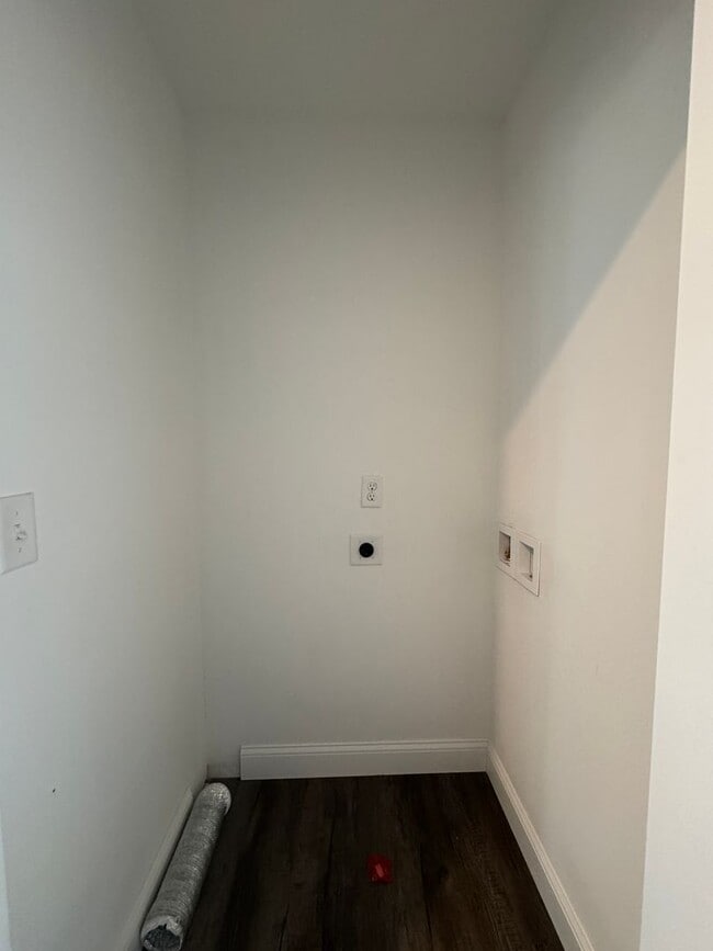 Building Photo - 116-118 Seavey Street