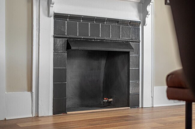 Building Photo - 500 W Rosemary St