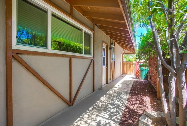 Building Photo - Single Story Duplex with Two Private Residences