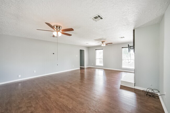 Building Photo - 12526 Chessington Dr