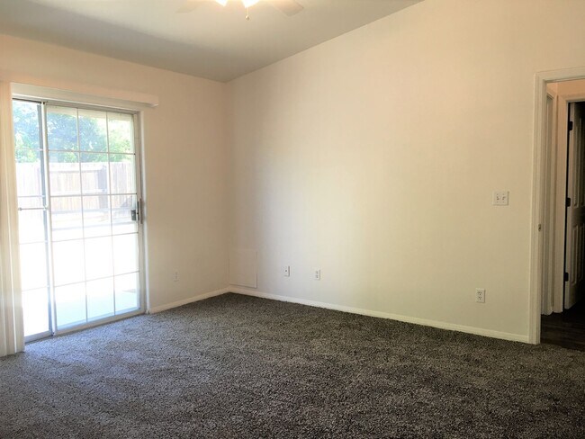 Building Photo - 7020 E Pueblo Ave