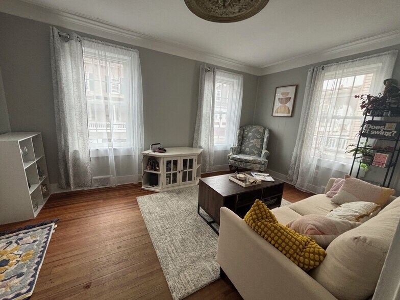 Building Photo - 9 Hammond St