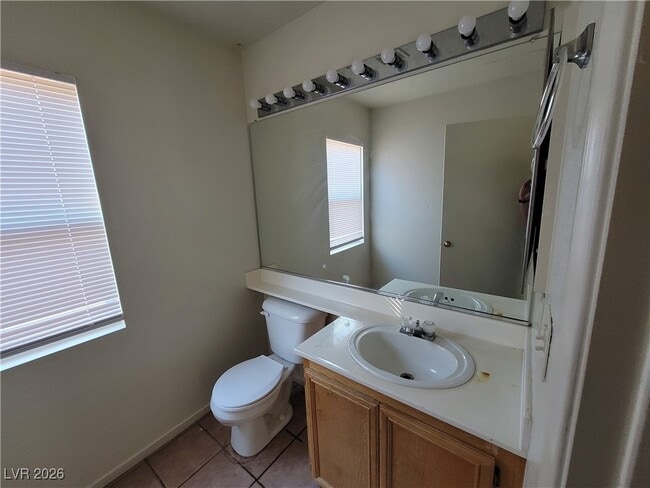 Building Photo - 25 Newburg Ave