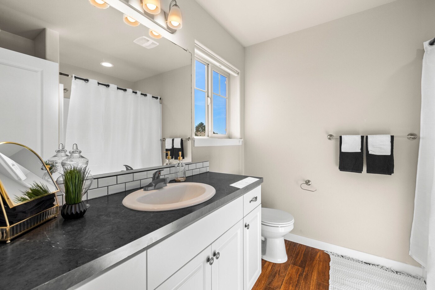 Master Bathroom - 108 NE 14th St