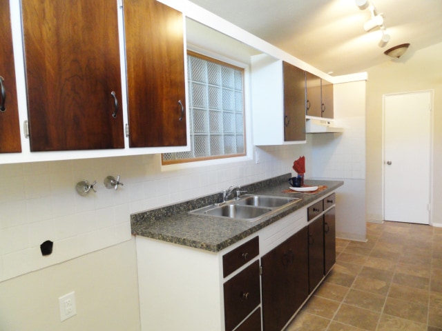 Building Photo - 5000 Horizon Dr