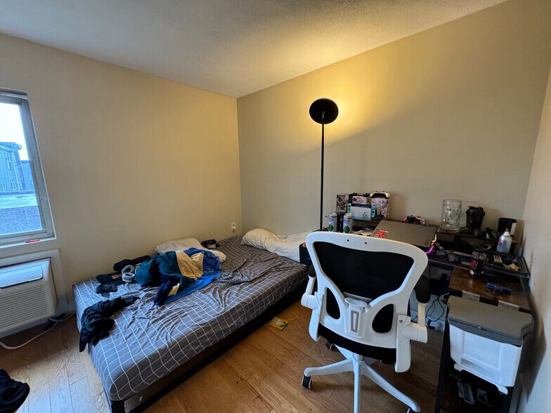 Building Photo - 385 Dorchester St