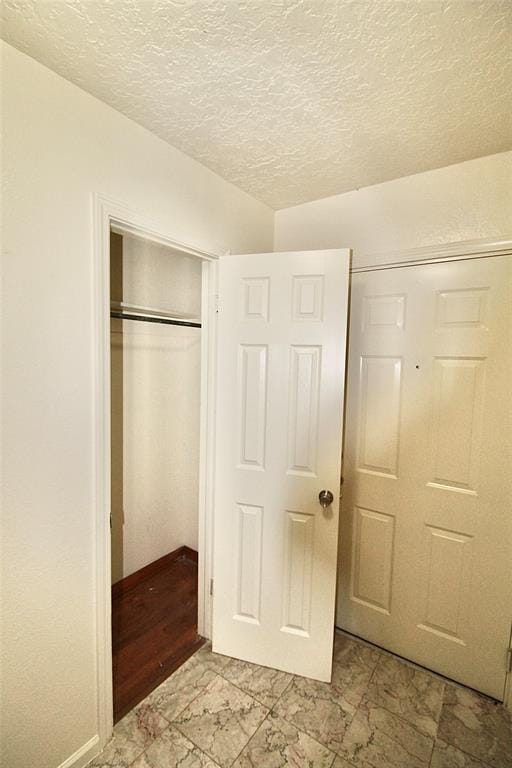 Building Photo - 2000 E Alameda St