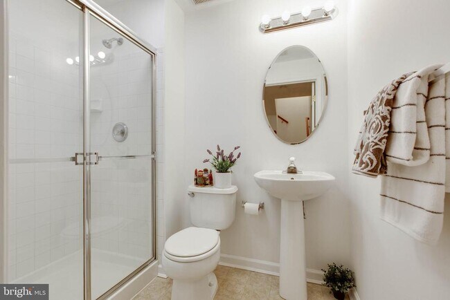 Building Photo - 8893 Papillon Dr