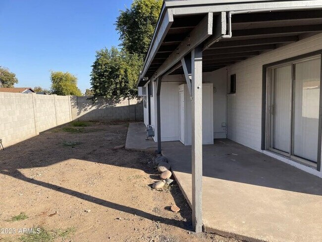 Building Photo - 1242 W Carla Vista Dr