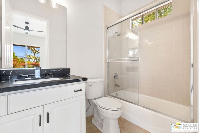 Building Photo - 4 Hillcrest Dr