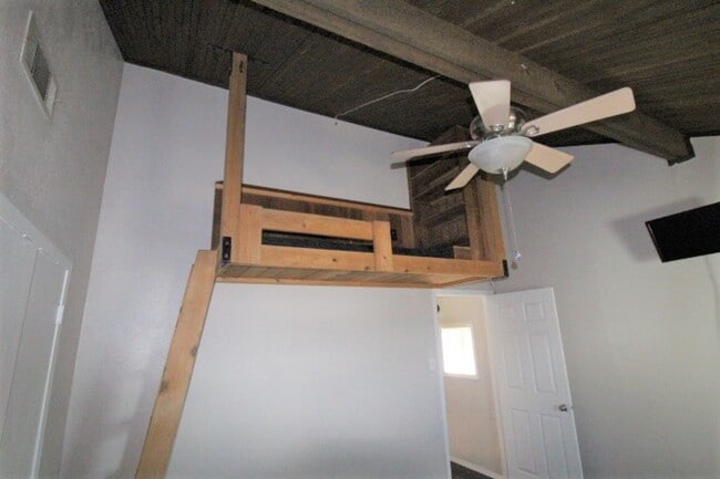 Building Photo - 805 Paisley Dr