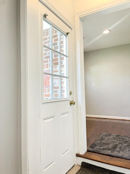 Building Photo - 1655 Hazel St