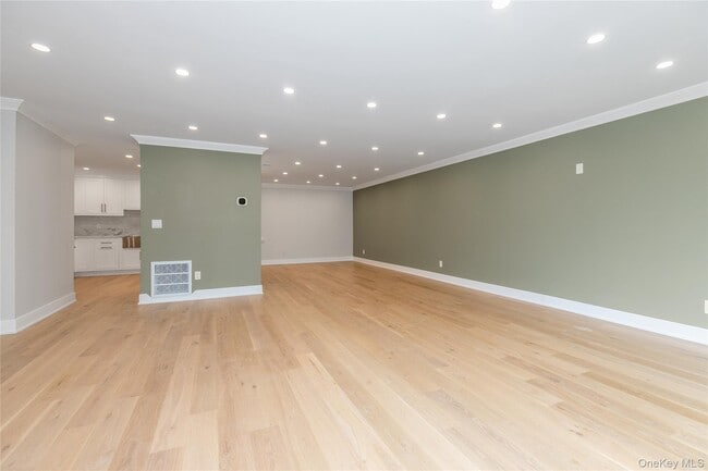 Building Photo - 18 Acorn Ponds Dr