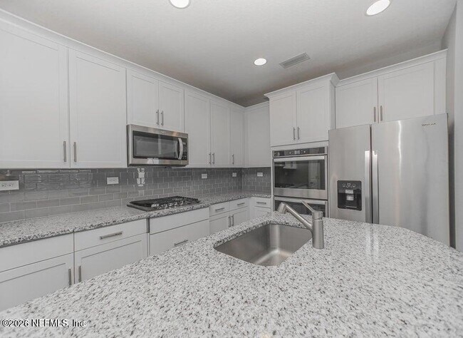 Building Photo - 432 Pine Bluff Dr