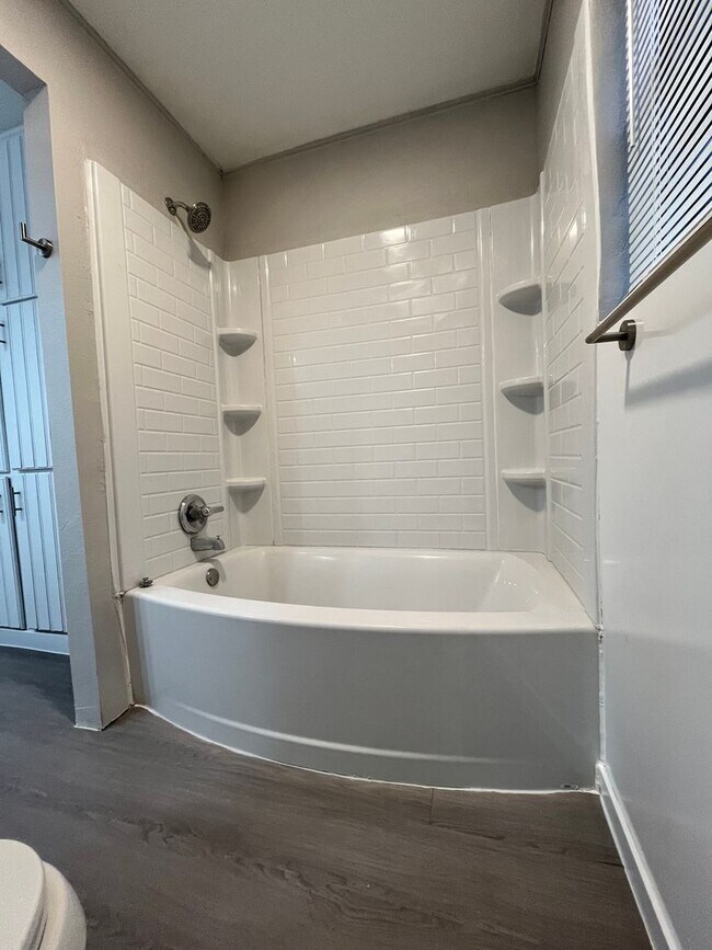 Building Photo - Adorable Updated Home in Lonoke