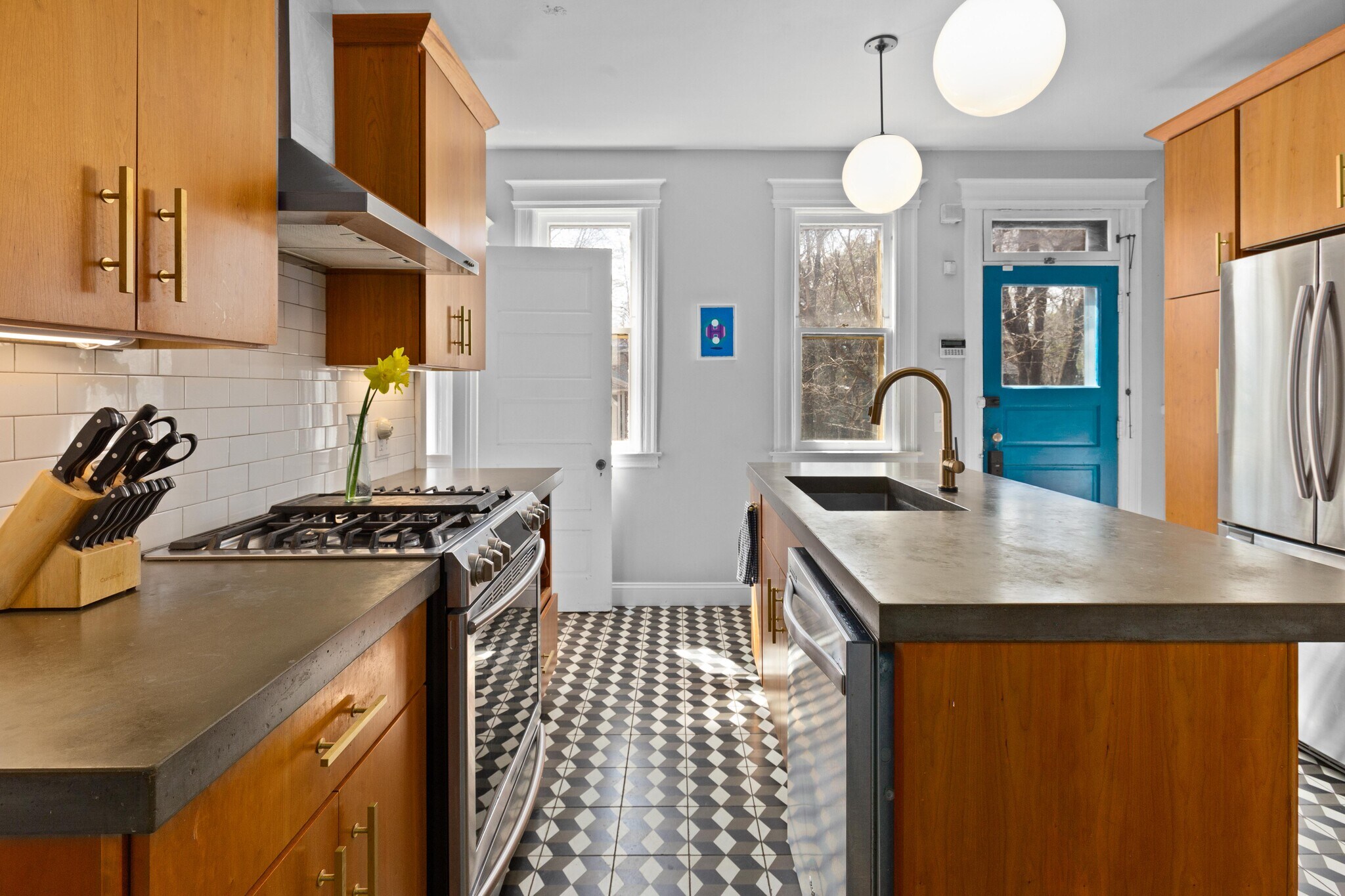 Building Photo - 1531 Vinewood St