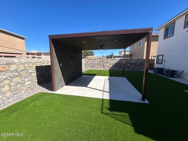 Building Photo - 12857 Little Misty Ln