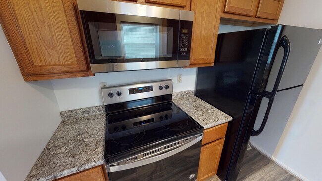 Building Photo - 2229 Symmes St