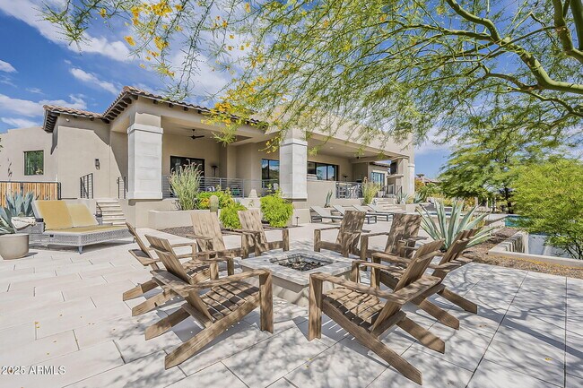 Building Photo - 12016 N Sunset Dr