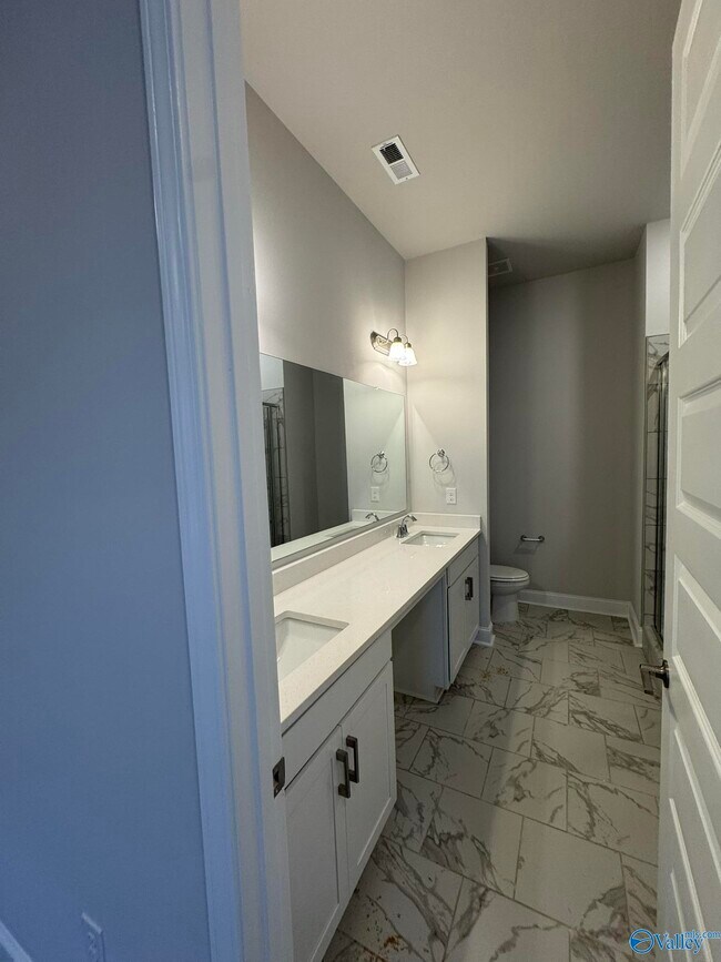 Building Photo - 131 Moss Brk Ln