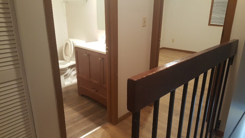 Building Photo - 858 Woodgate Dr