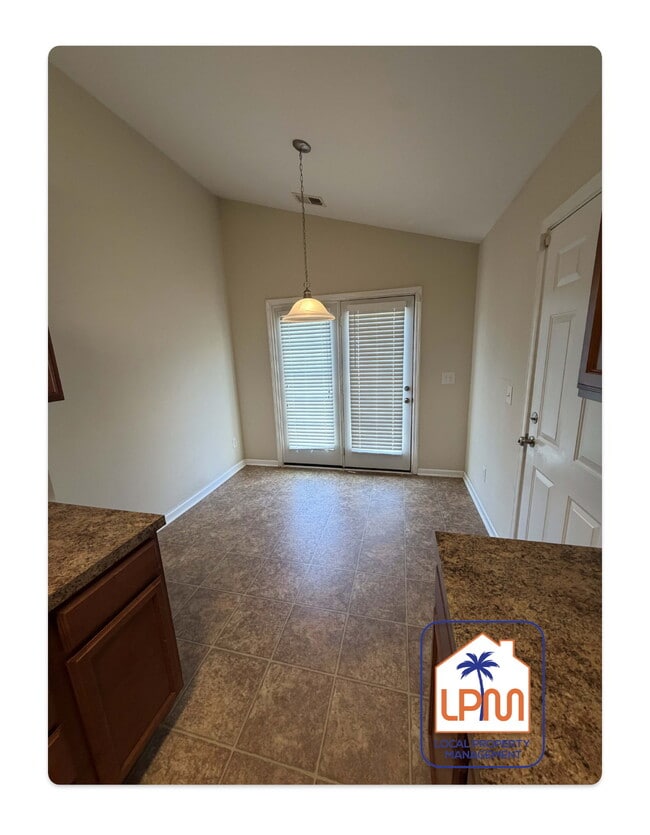 Building Photo - Charming 3-Bedroom Home with 2 Full Baths in Columbia