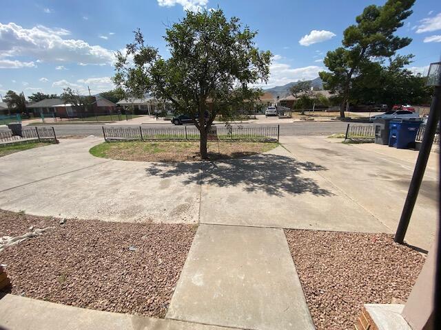 Building Photo - 9406 Montgomery Dr