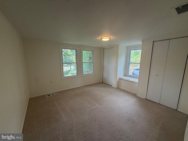 Building Photo - 5014 Delaware St