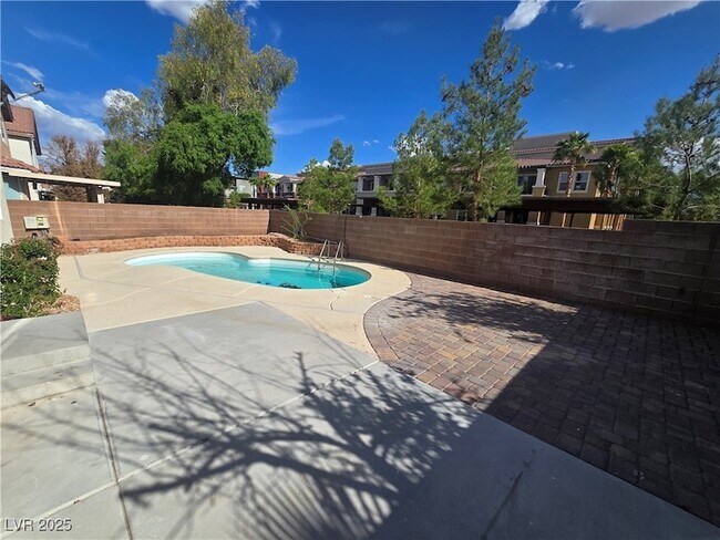 Building Photo - 9893 Canyon Peak Dr
