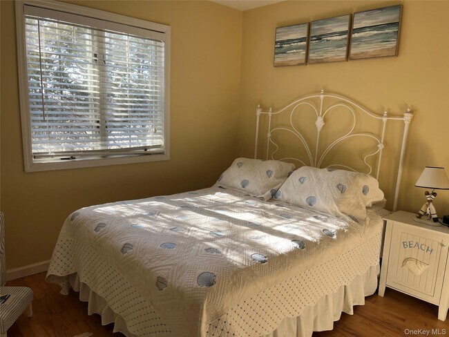 Building Photo - 270 N Sea Dr