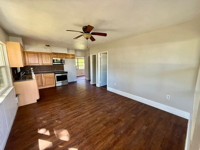 Building Photo - Affordable 1 Bedroom / 1 Bathroom Located ...