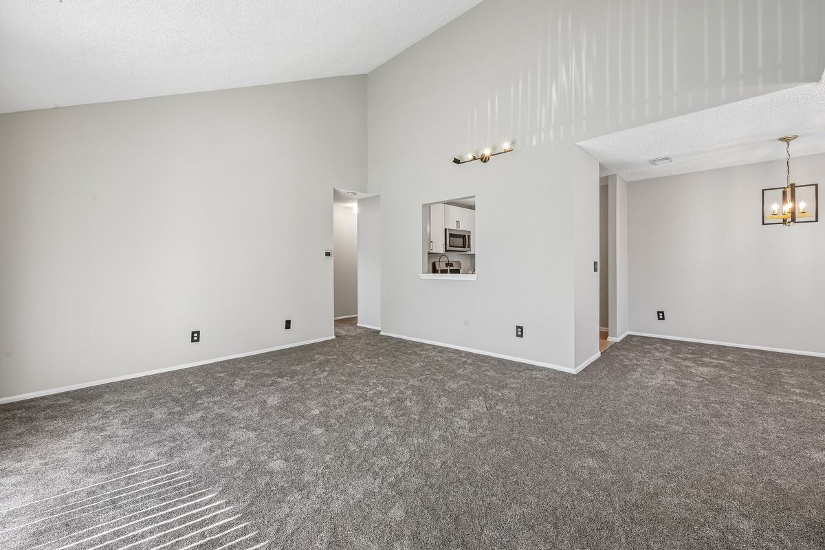 Building Photo - 3015 Lighthouse Ln