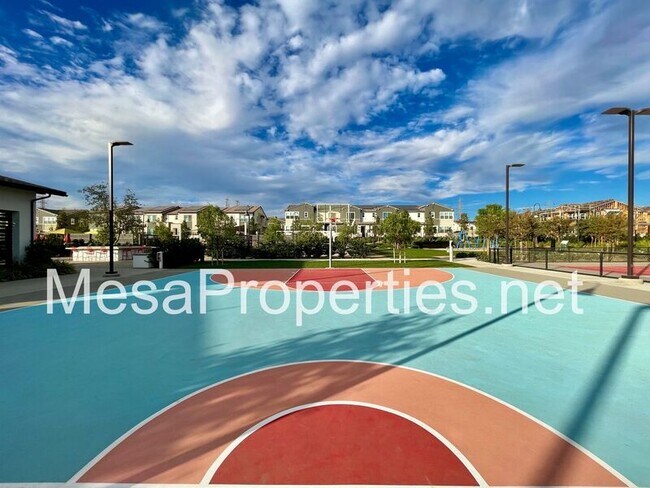 Building Photo - 3880 S Oasis Paseo