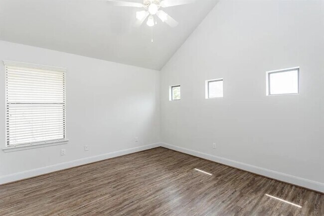 Building Photo - 1125 Malone St