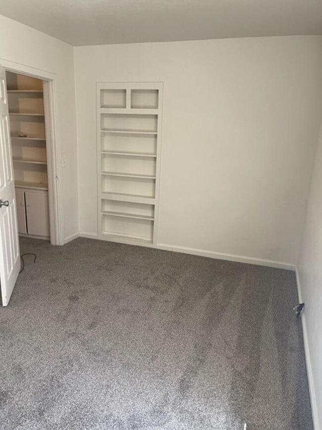 Building Photo - Best Rental deal in Hemet! CALL Today and ASK about our MOVE IN SPECIAL!!!!